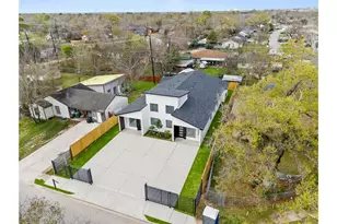 7710 Sharondale Dr, Houston, TX 77033 - Photo 2