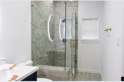 7710 Sharondale Drive #A and B, Houston, TX 77033 - Photo 6