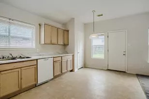 548 Small Cedar Dr, League City, TX 77573 - Photo 16