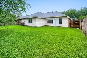 548 Small Cedar Dr, League City, TX 77573 - Photo 4