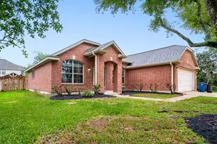 548 Small Cedar Dr, League City, TX 77573 - Photo 2