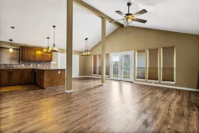 419 W Lake Shore Dr, Livingston, TX 77351 - Photo 8