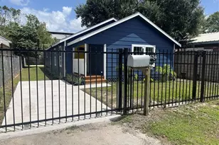 3434 Easy St, Houston, TX 77026 - Photo 2