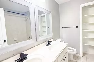 79 W Shale Creek Cir, The Woodlands, TX 77382 - Photo 10