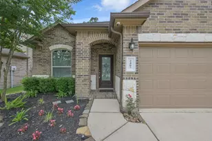 2407 Garden Shadow Dr, Conroe, TX 77384 - Photo 2