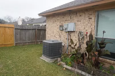 7014 Lost Thicket Drive, Houston, TX 77085 - Photo 6