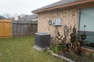 7014 Lost Thicket Dr, Houston, TX 77085 - Photo 6