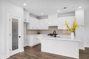 8214 Cowart St, Houston, TX 77029 - Photo 2