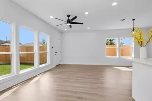 8214 Cowart St, Houston, TX 77029 - Photo 18