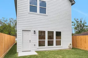 8214 Cowart St, Houston, TX 77029 - Photo 8