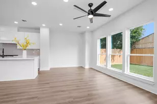 8214 Cowart St, Houston, TX 77029 - Photo 16