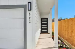8214 Cowart St, Houston, TX 77029 - Photo 8