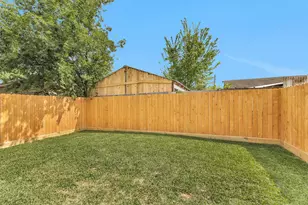 8214 Cowart St, Houston, TX 77029 - Photo 34