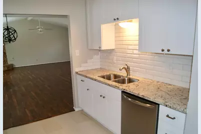 3322 Sycamore Springs Drive, Houston, TX 77339 - Photo 8