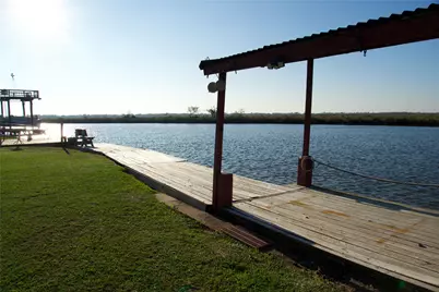 627 Port Road, Angleton, TX 77515 - Photo 8