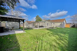1702 Rampart St, Columbus, TX 78934 - Photo 18
