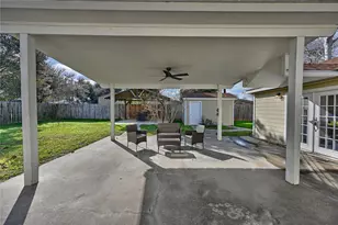 1702 Rampart St, Columbus, TX 78934 - Photo 20