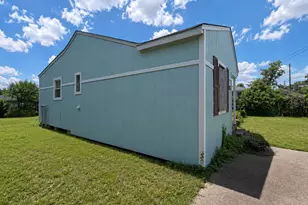 7222 Bywood St, Houston, TX 77028 - Photo 2