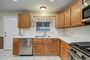 10829 E Linwood Dr, La Porte, TX 77571 - Photo 18