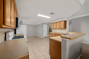 8014 Blackcherry Ln, Baytown, TX 77523 - Photo 6