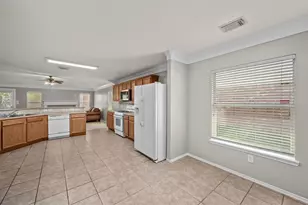 8014 Blackcherry Ln, Baytown, TX 77523 - Photo 8