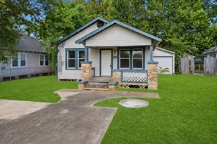 202 S Magnolia St, Highlands, TX 77562 - Photo 2