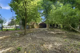 202 S Magnolia St, Highlands, TX 77562 - Photo 6