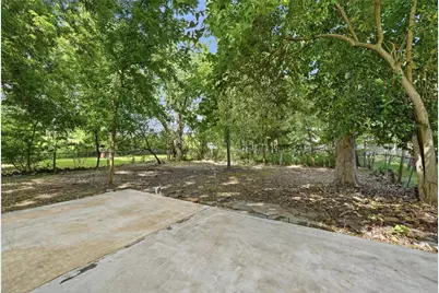202 S Magnolia Street, Highlands, TX 77562 - Photo 4