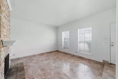 7700 Creekbend Drive #70, Houston, TX 77071 - Photo 4