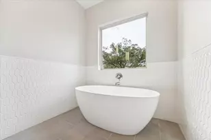 5205 Amber Sunrise Dr, Houston, TX 77018 - Photo 24