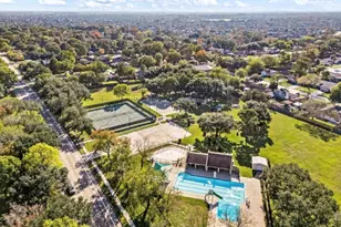 303 Knoll Forest Dr, League City, TX 77573 - Photo 36