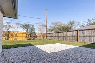 10406 Willowisp Dr, Houston, TX 77035 - Photo 26