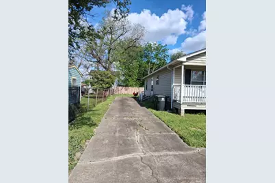 735 Hoffman Street, Houston, TX 77020 - Photo 2