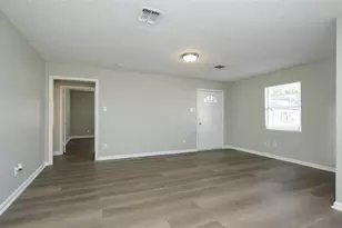 404 N 7th St, Baytown, TX 77520 - Photo 10