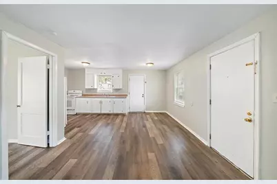 404 N 7th Street, Baytown, TX 77520 - Photo 2