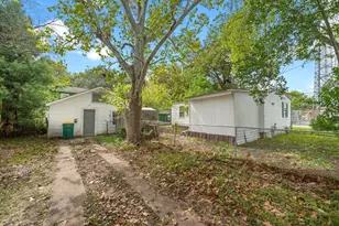 404 N 7th St, Baytown, TX 77520 - Photo 1
