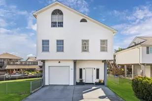 22 N Flamingo Street St, La Marque, TX 77568 - Photo 2