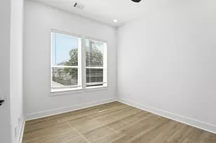 8914 Sunshine Laverne Ln, Houston, TX 77080 - Photo 24