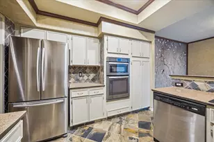 222 Litchfield Ln, Houston, TX 77024 - Photo 14