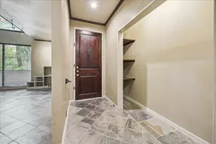 222 Litchfield Ln, Houston, TX 77024 - Photo 4