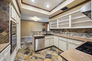 222 Litchfield Ln, Houston, TX 77024 - Photo 12