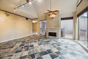 222 Litchfield Ln, Houston, TX 77024 - Photo 16