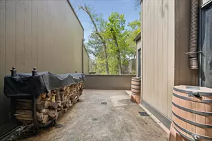 222 Litchfield Ln, Houston, TX 77024 - Photo 22