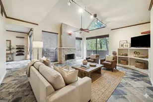 222 Litchfield Ln, Houston, TX 77024 - Photo 12