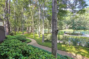 222 Litchfield Ln, Houston, TX 77024 - Photo 32