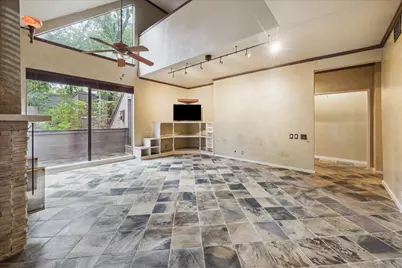 222 Litchfield Lane, Houston, TX 77024 - Photo 14