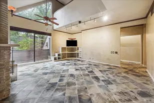 222 Litchfield Ln, Houston, TX 77024 - Photo 14