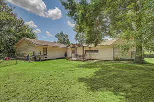 1215 Orange St, Vidor, TX 77662 - Photo 34