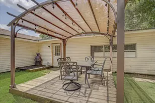 1215 Orange St, Vidor, TX 77662 - Photo 32