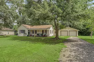 1215 Orange St, Vidor, TX 77662 - Photo 2